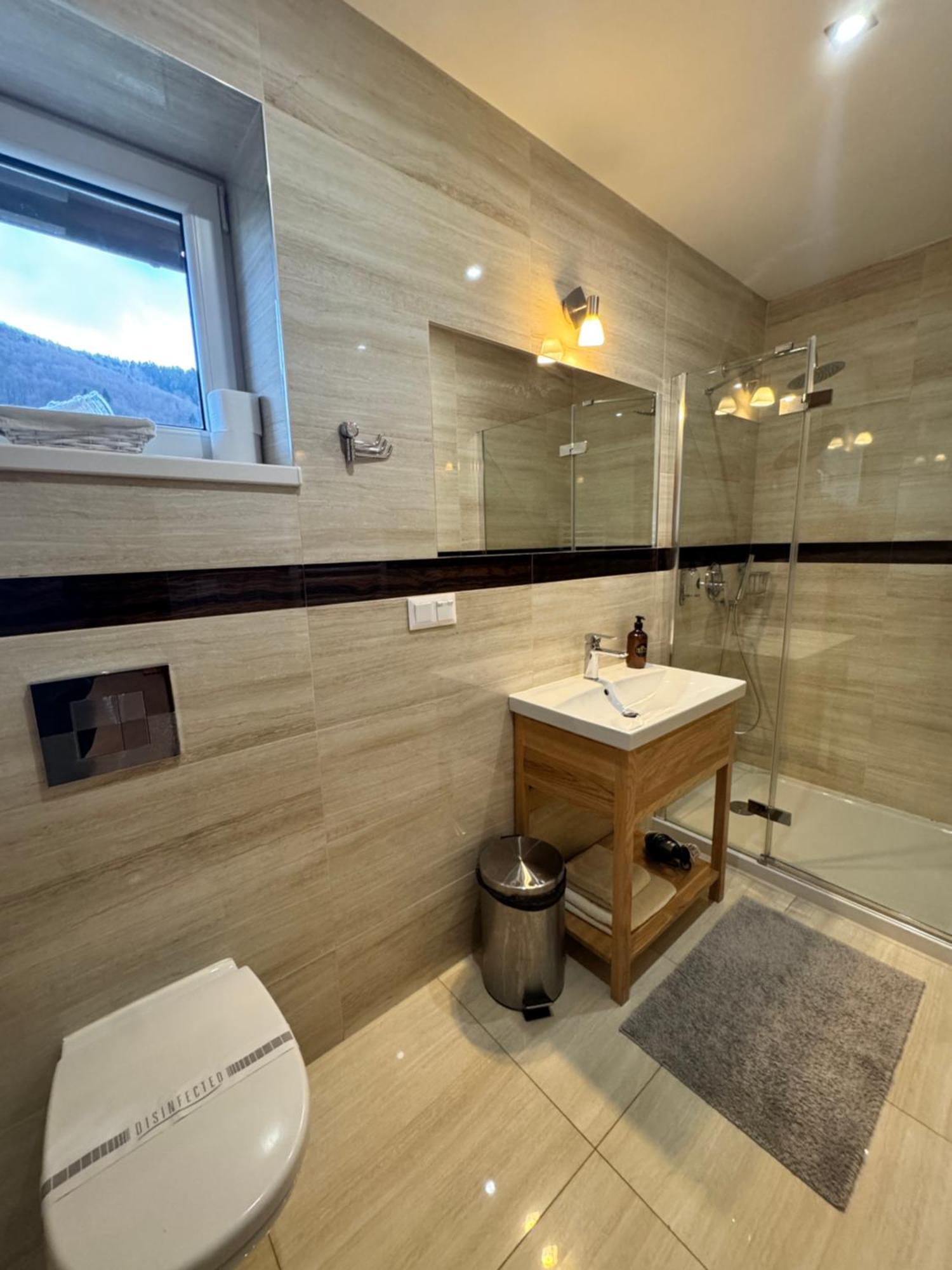 Hotel Palatin Oravsky Podzamok Exteriör bild